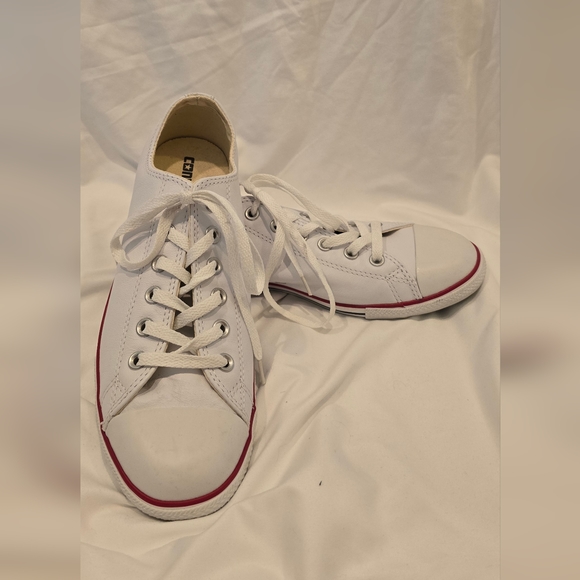 NEW Conerse leather Men's 8 Women's 10 - Picture 2 of 3